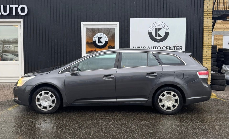 Toyota Avensis 1,8 VVT-i T2 stc. 5d