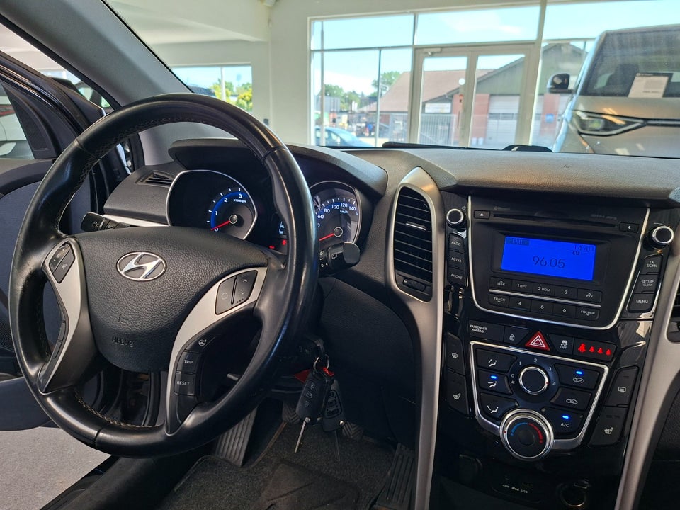 Hyundai i30 1,6 CRDi 110 Comfort CW Eco 5d