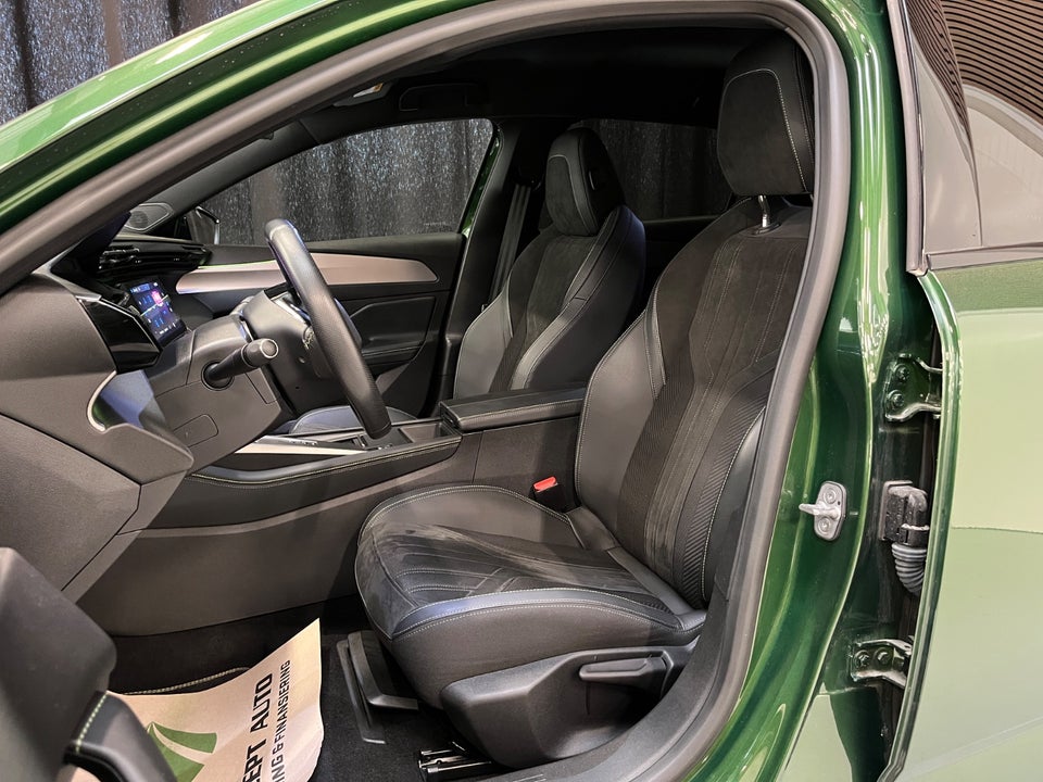 Peugeot e-308 54 GT 5d