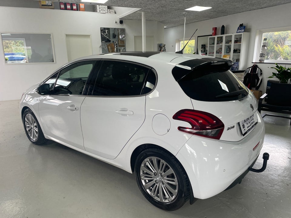 Peugeot 208 1,2 PureTech 82 Allure+ 5d