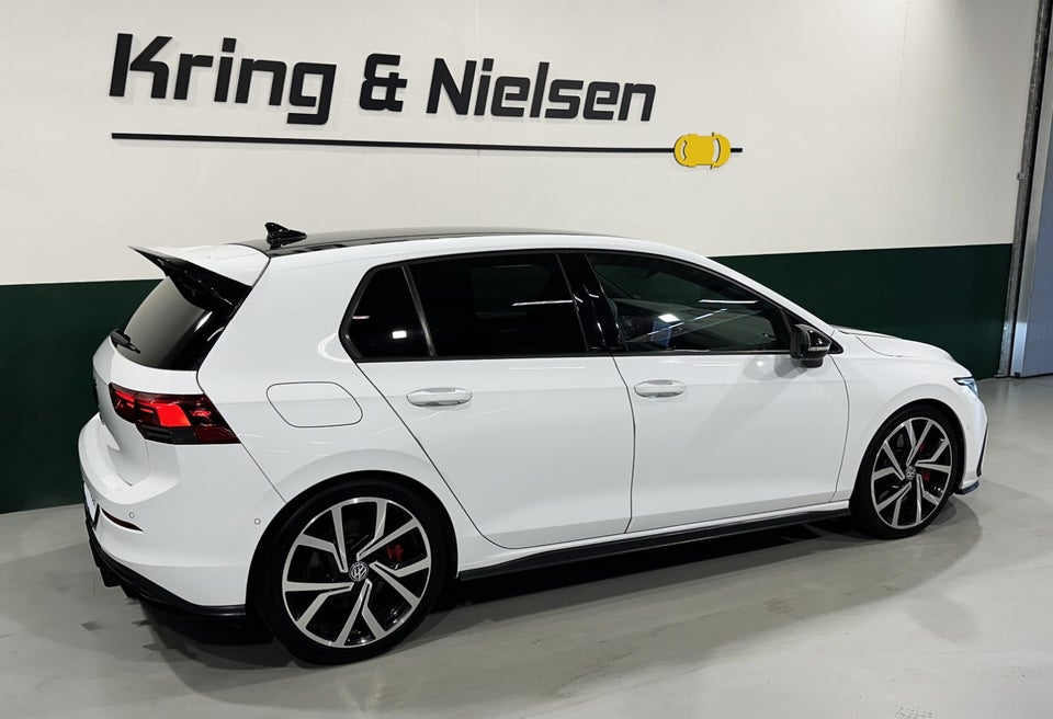 VW Golf VIII 1,4 GTE DSG 5d