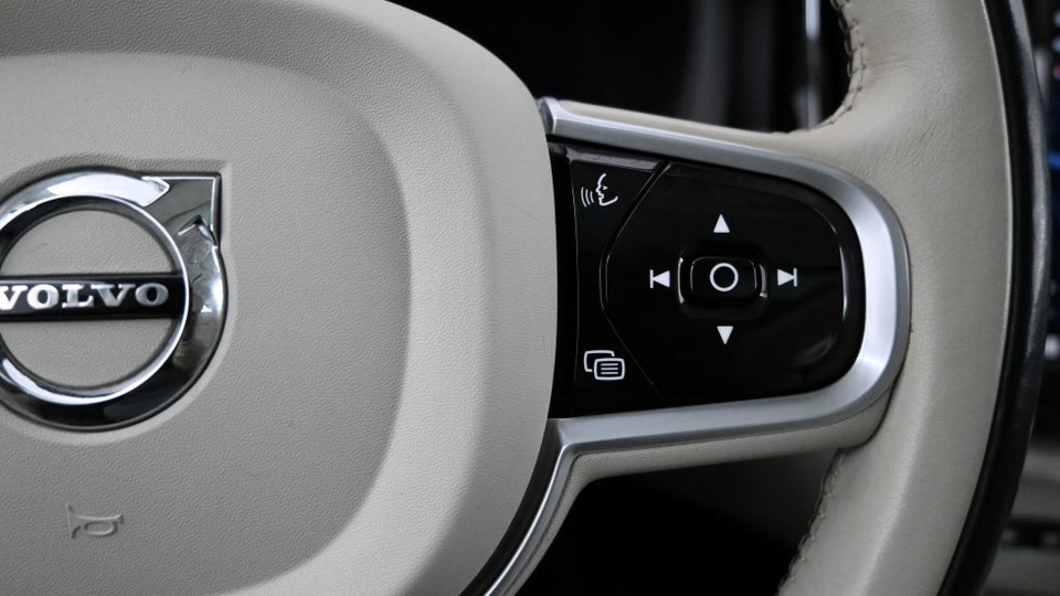 Volvo XC60 2,0 T8 ReCharge Inscription aut. AWD 5d