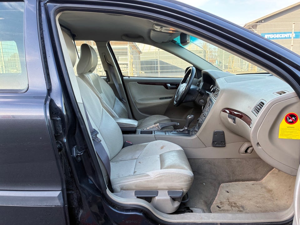Volvo V70 2,3 T5 aut. 5d