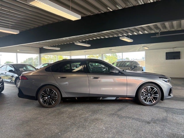 BMW i5 eDrive40 M-Sport 4d
