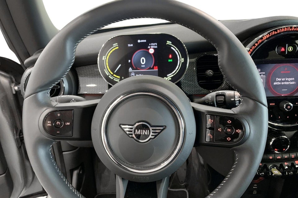 MINI Cooper SE Essential 3d