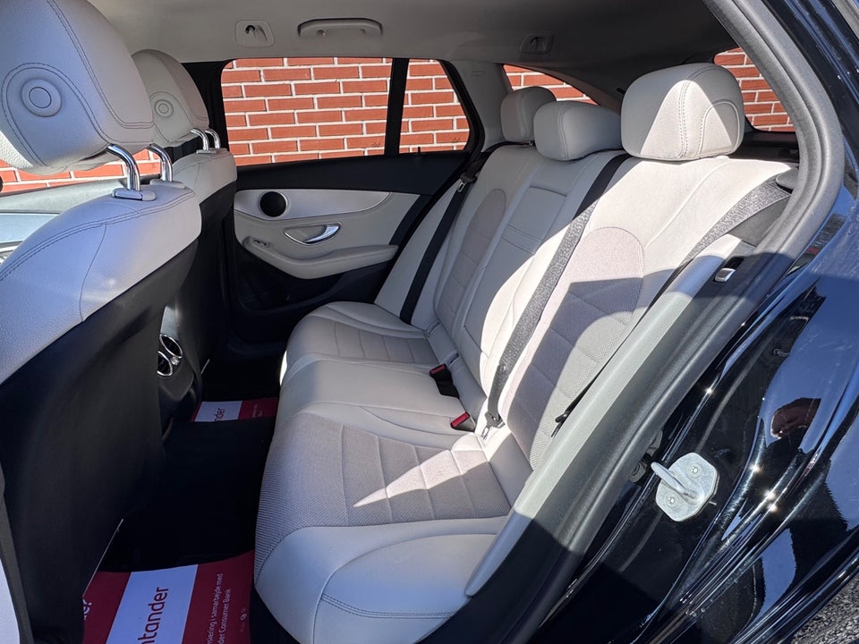 Mercedes C220 d 2,2 Avantgarde stc. aut. 4Matic 5d