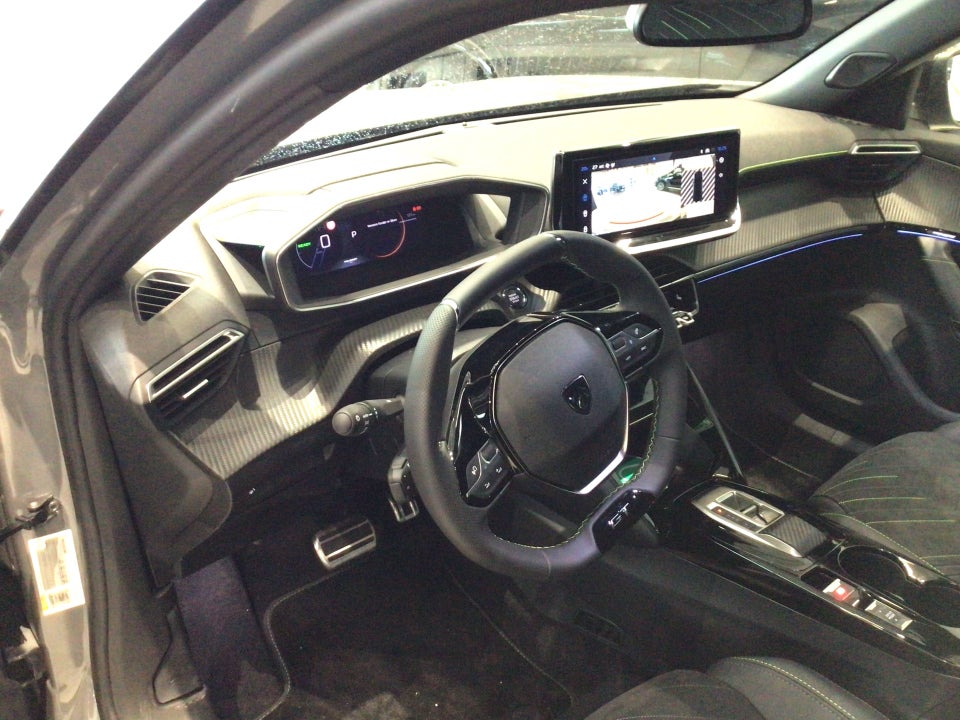 Peugeot e-2008 54 GT 5d