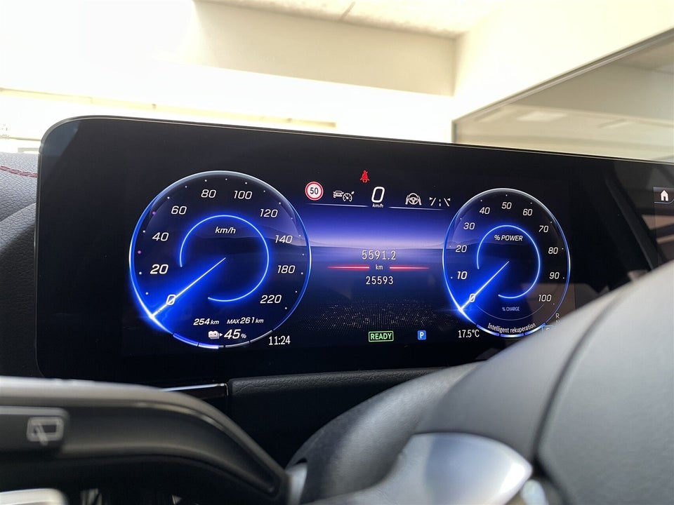 Mercedes EQA250+ AMG Line Advance Plus 5d