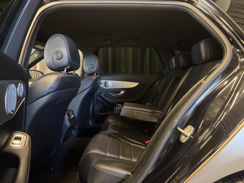 Mercedes C250 2,0 AMG Line stc. aut. 5d