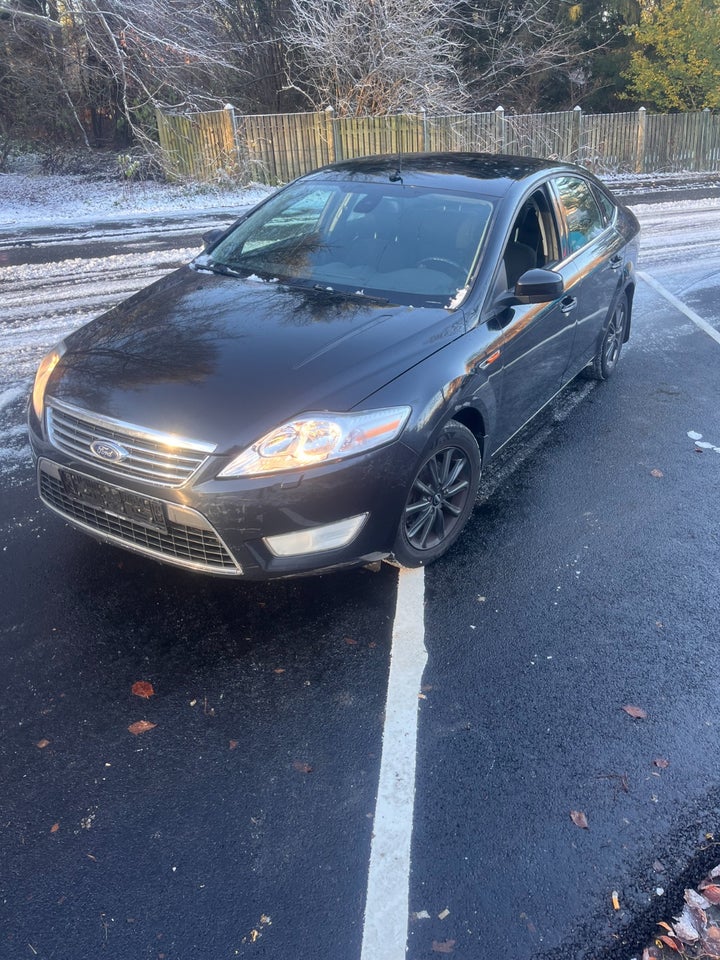 Ford Mondeo 2,0 145 Ghia 5d