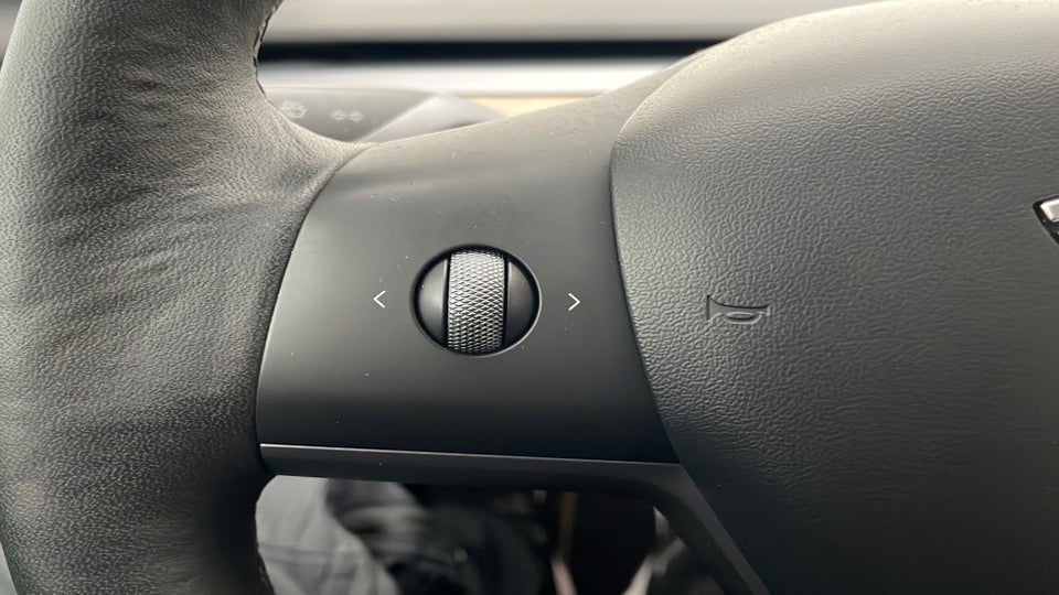 Tesla Model 3 Long Range AWD 4d