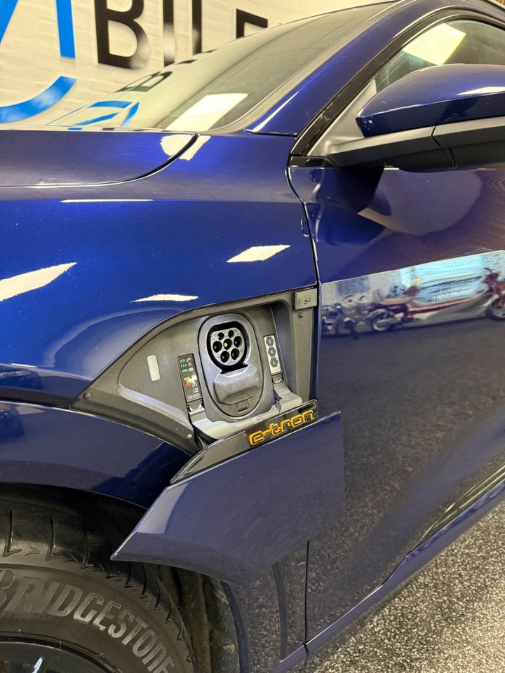 Audi e-tron 55 S-line quattro 5d
