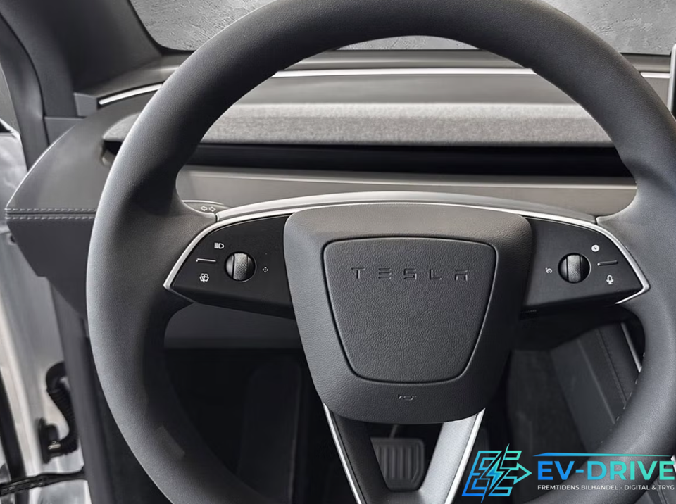 Tesla Model Y Long Range AWD 5d