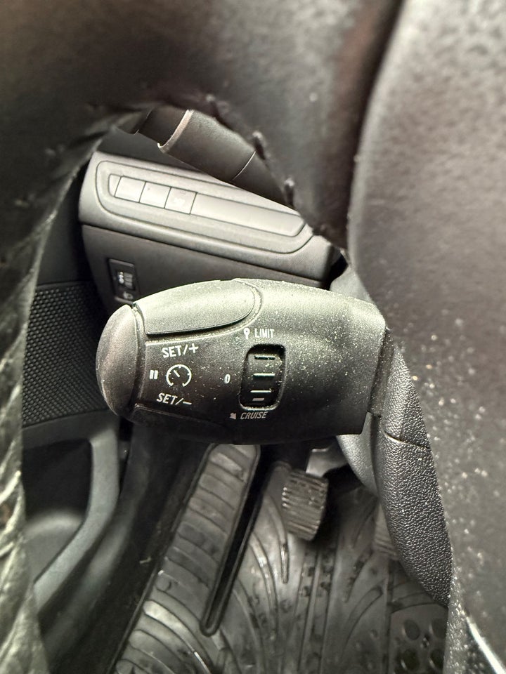 Peugeot 208 1,6 BlueHDi 100 Active 5d