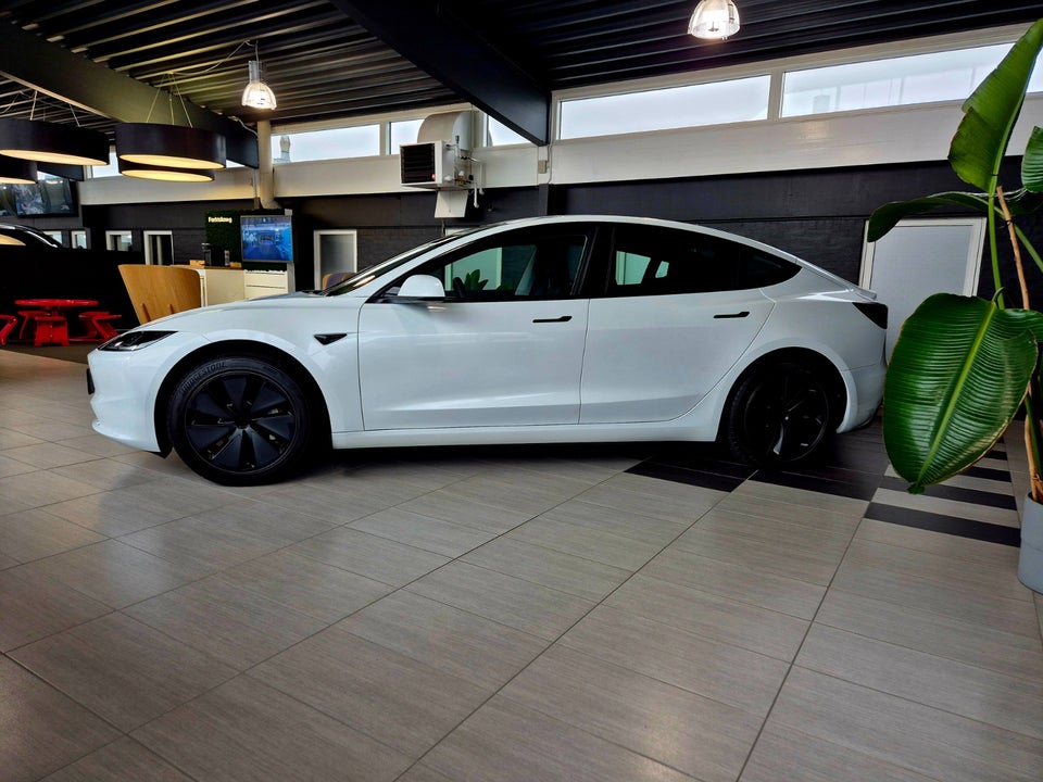 Tesla Model 3 RWD 4d