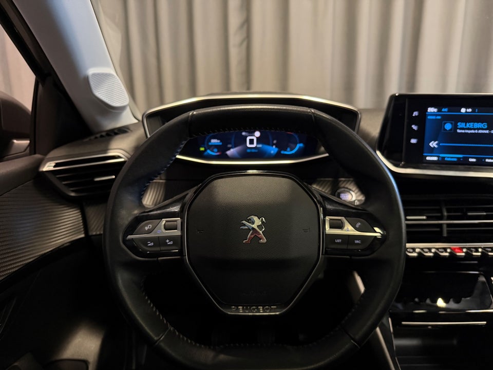 Peugeot 208 1,2 PureTech 100 Allure Sky 5d