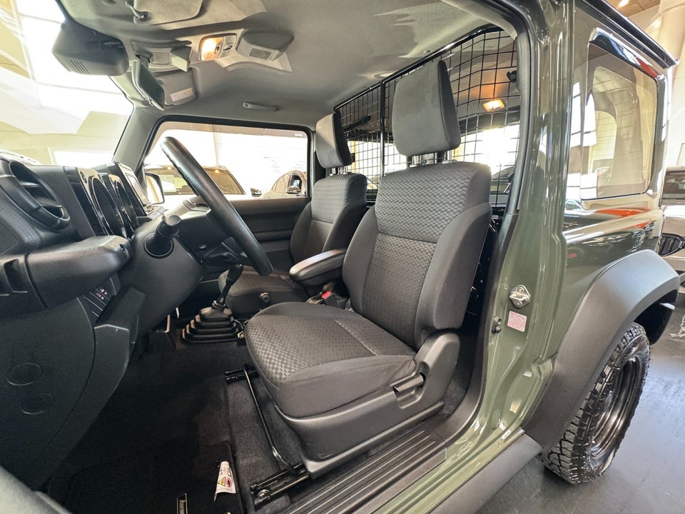 Suzuki Jimny 1,5 Active AllGrip Van 3d