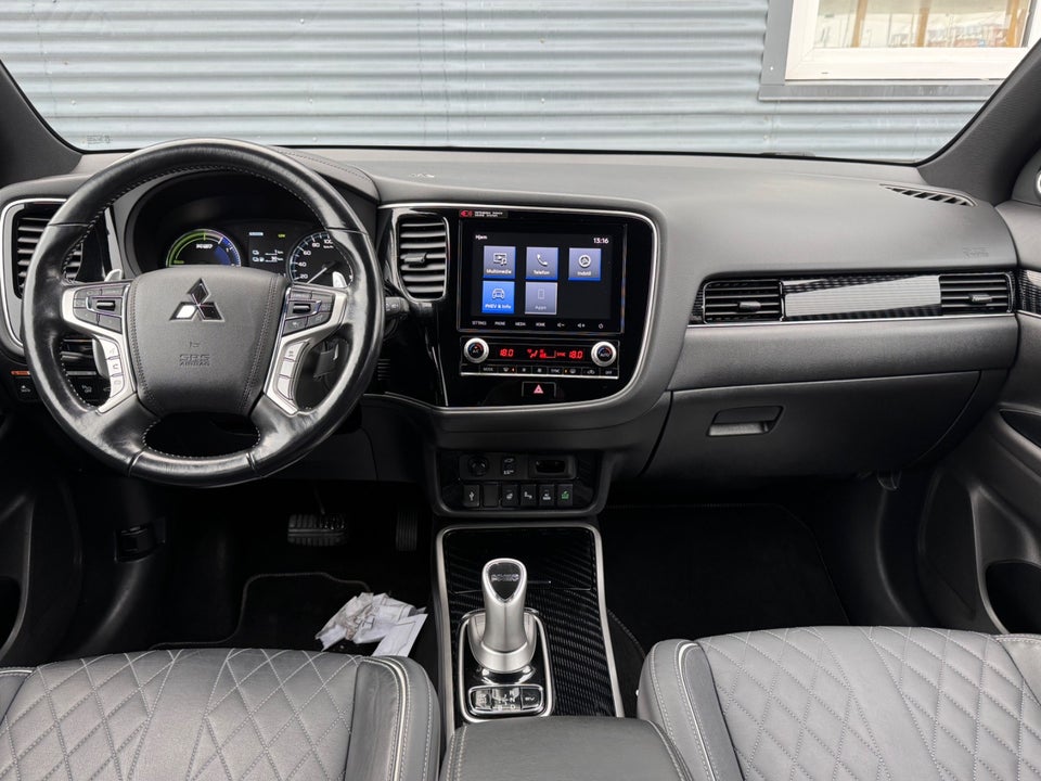 Mitsubishi Outlander 2,4 PHEV Instyle CVT 4WD 5d