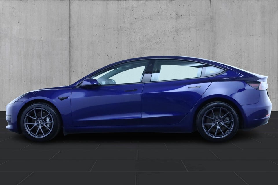 Tesla Model 3 Standard Range+ RWD 4d