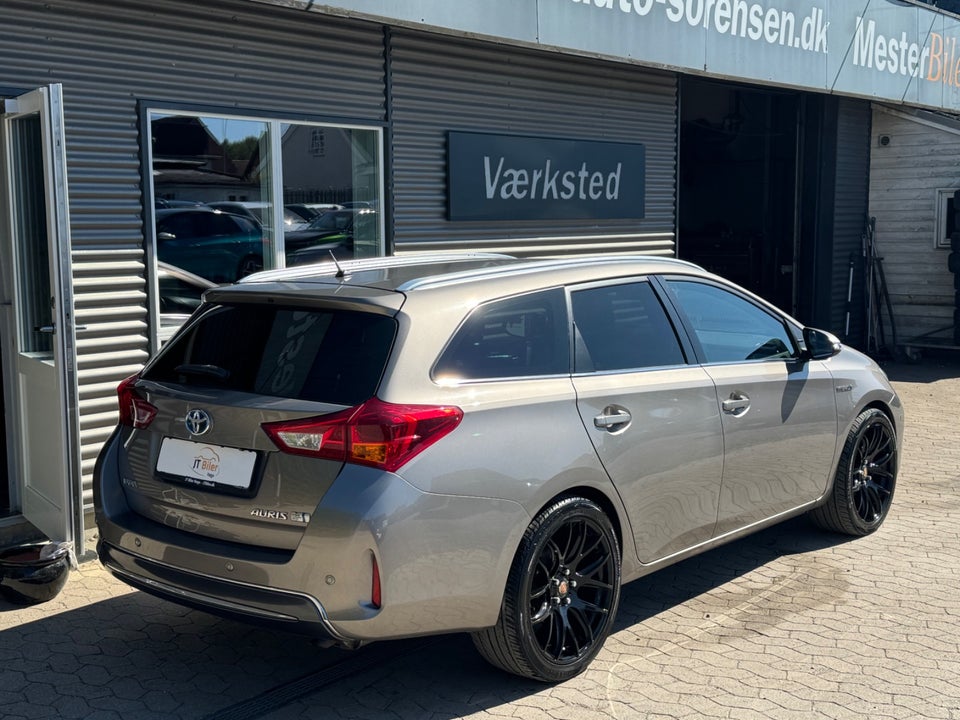 Toyota Auris 1,8 Hybrid H2+ Touring Sports CVT 5d