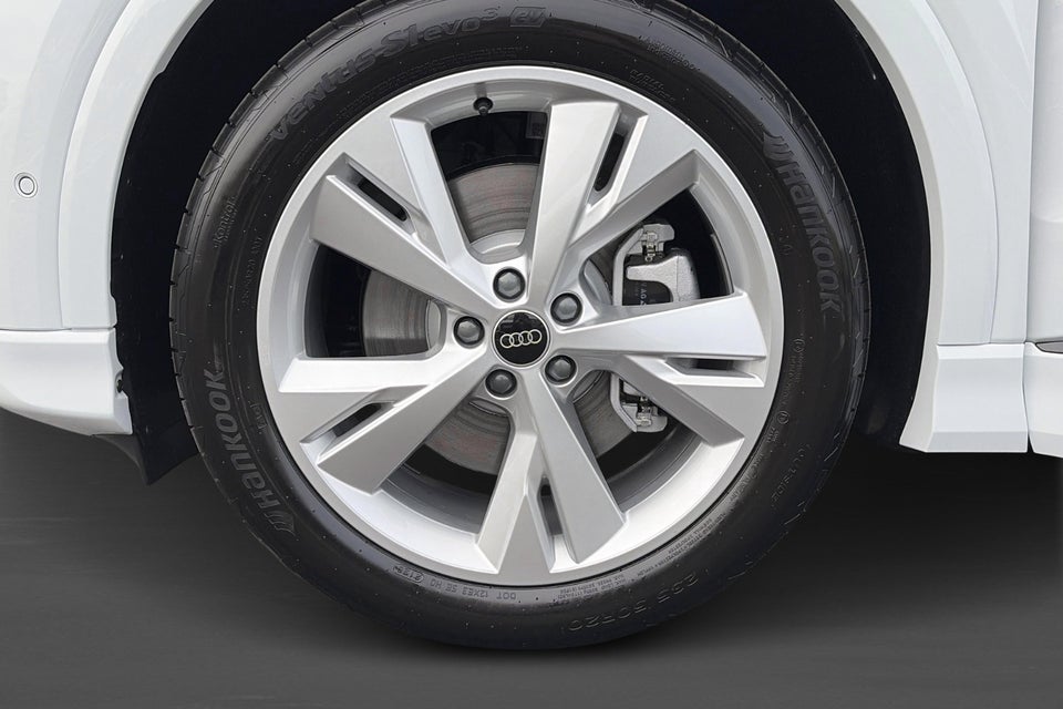 Audi Q4 e-tron performance 5d