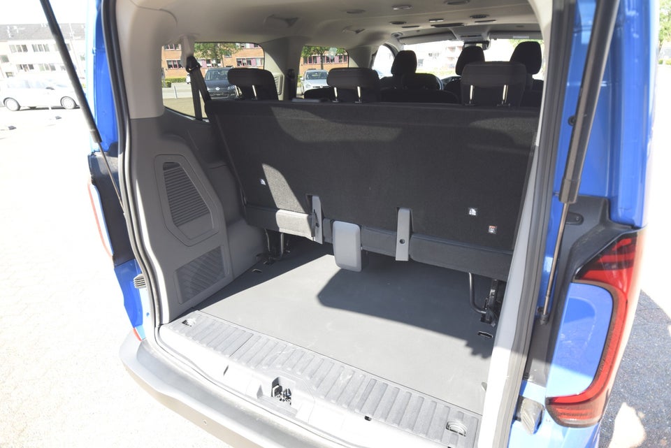 VW e-Caravelle 64 Basis SWB
