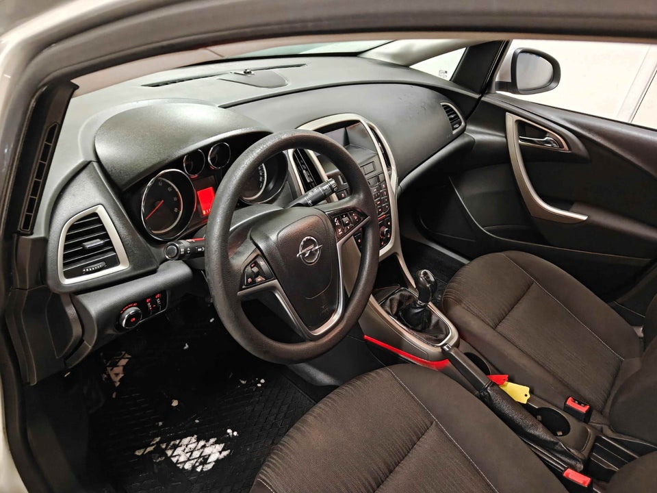 Opel Astra 1,6 Enjoy 5d