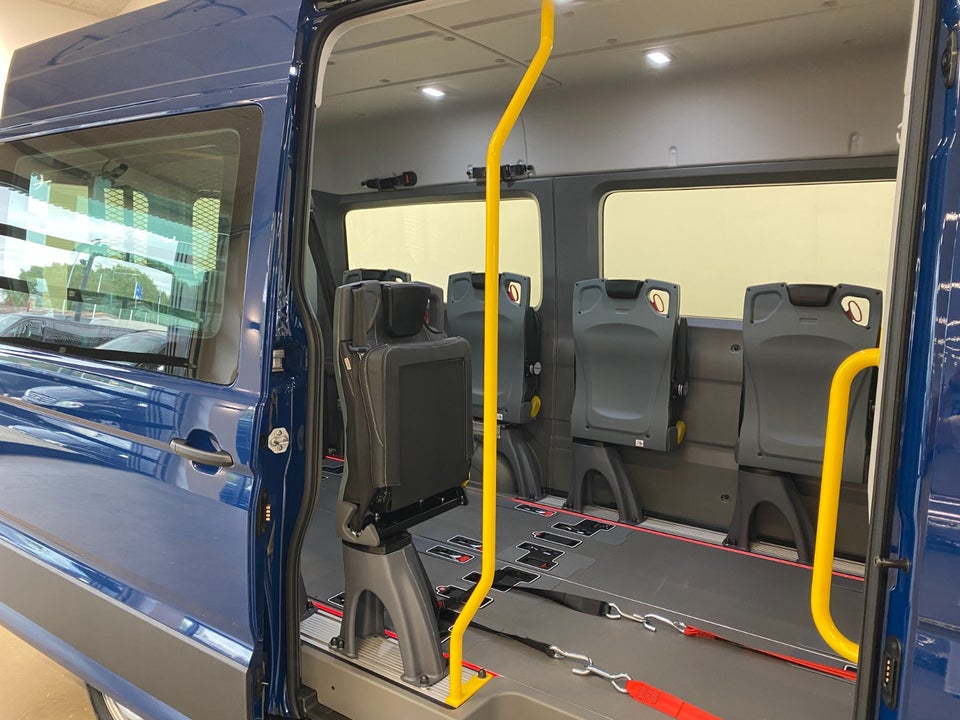 VW Crafter 35 2,0 TDi 140 Kombi aut.