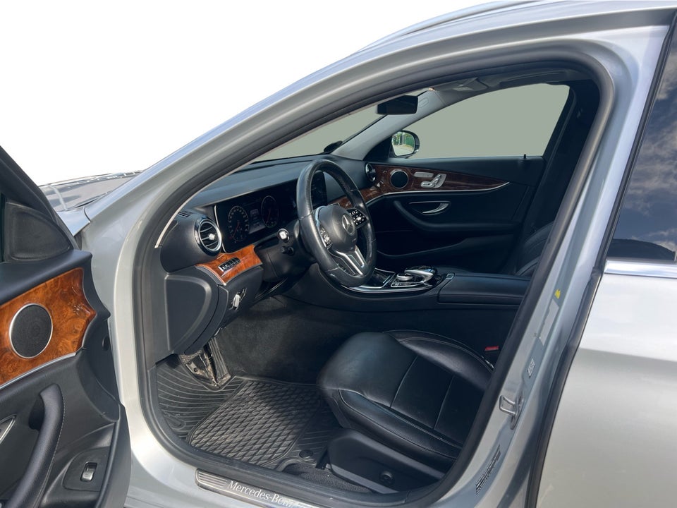 Mercedes E300 de 2,0 Avantgarde stc. aut. 5d