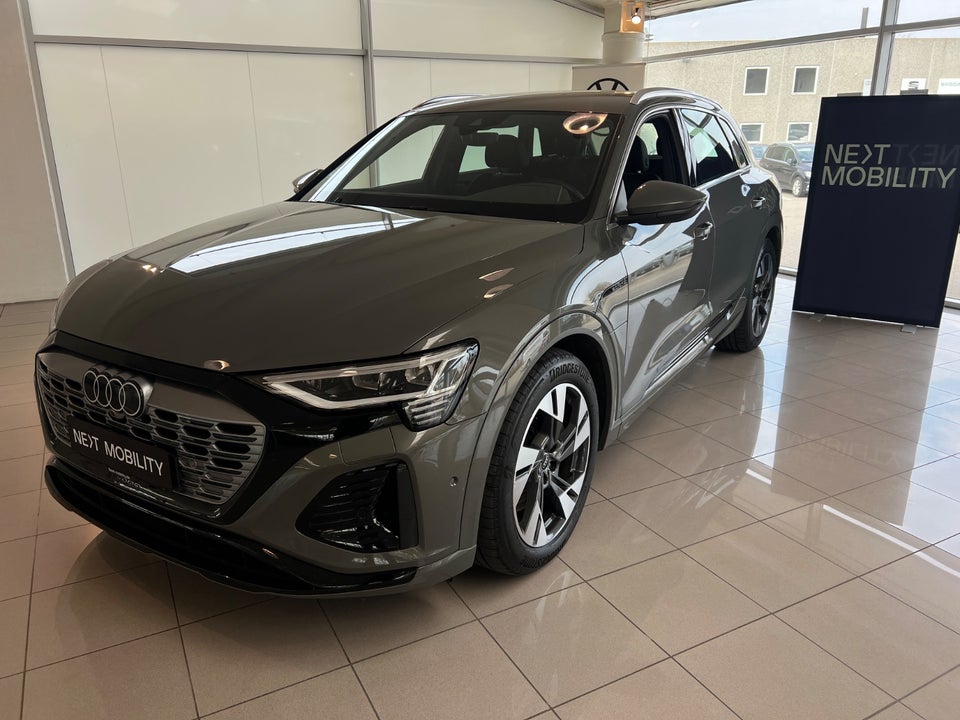 Audi Q8 e-tron 55 S-line quattro 5d