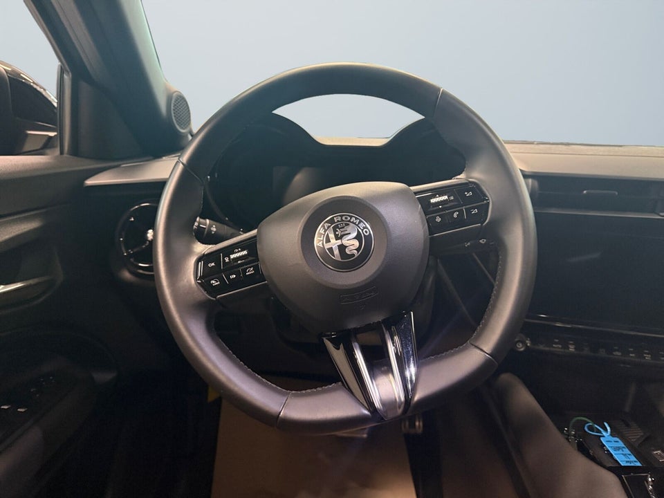 Alfa Romeo Junior Elettrica Speciale 5d