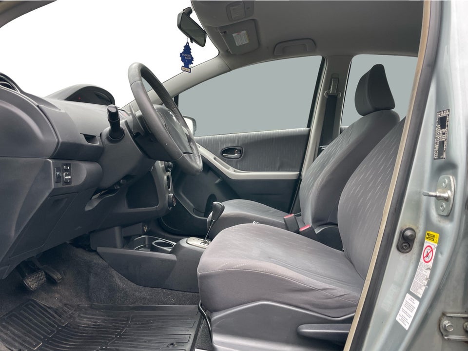 Toyota Yaris 1,3 S M/M 5d