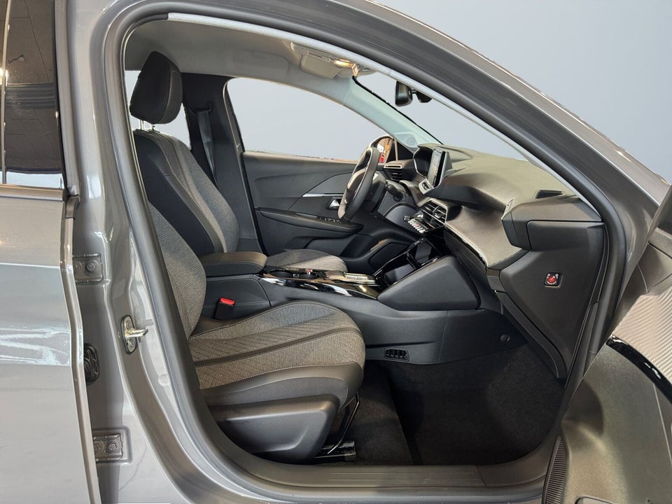 Peugeot e-208 50 Style 5d