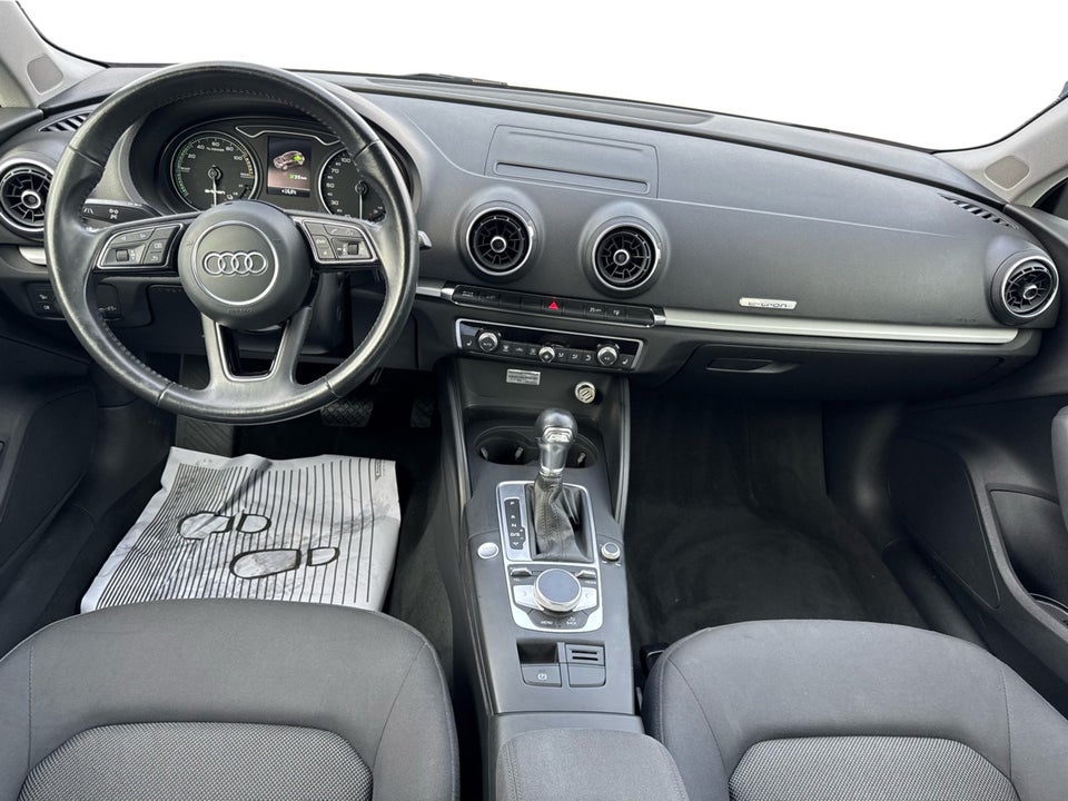 Audi A3 1,4 e-tron Sportback S-tr. 5d