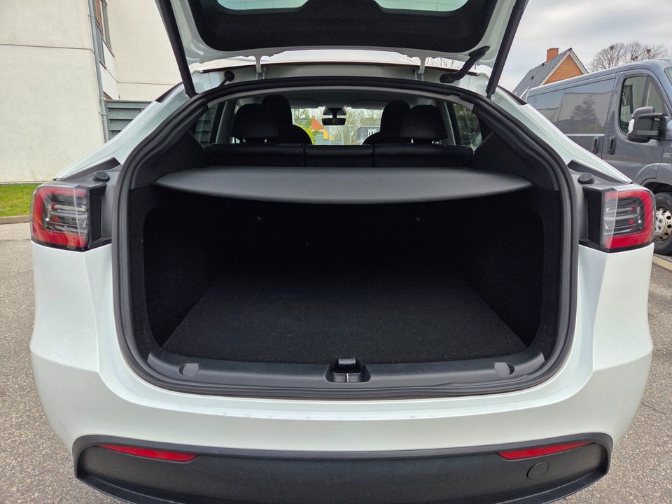 Tesla Model Y Long Range AWD 5d