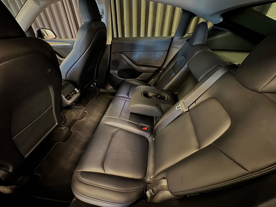 Tesla Model Y RWD 5d