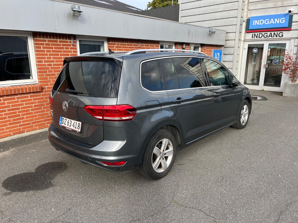 VW Touran 1,6 TDi 115 Comfortline DSG 7prs 5d