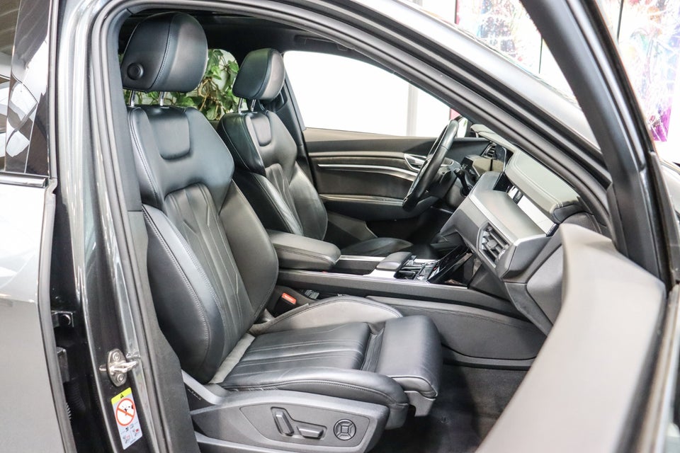 Audi e-tron 55 S-line quattro 5d