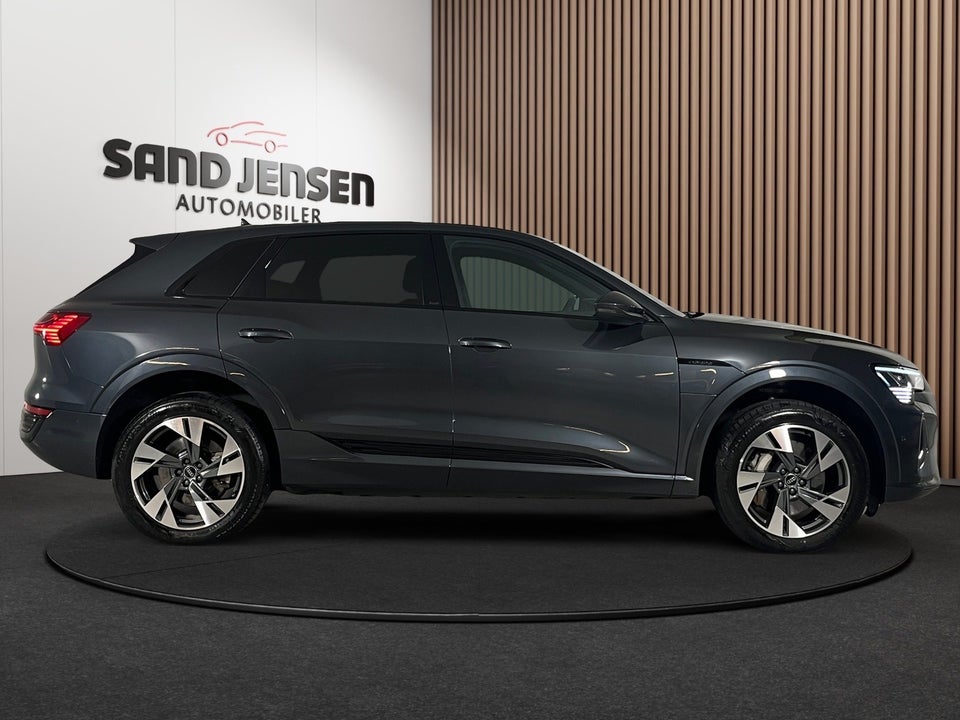 Audi Q8 e-tron 55 Advanced S-line quattro 5d