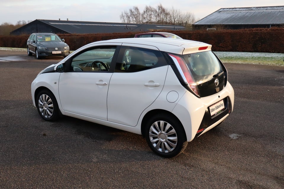 Toyota Aygo 1,0 VVT-i x-clusiv 5d