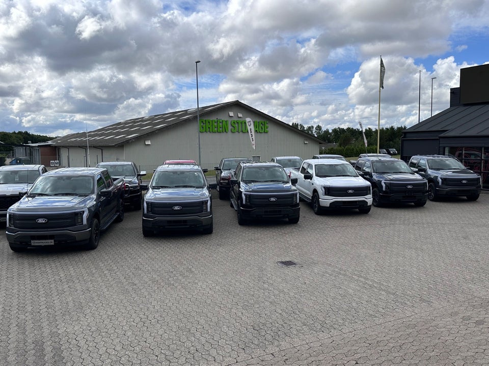 Ford F-150 Lightning XLT Standard Range 4d