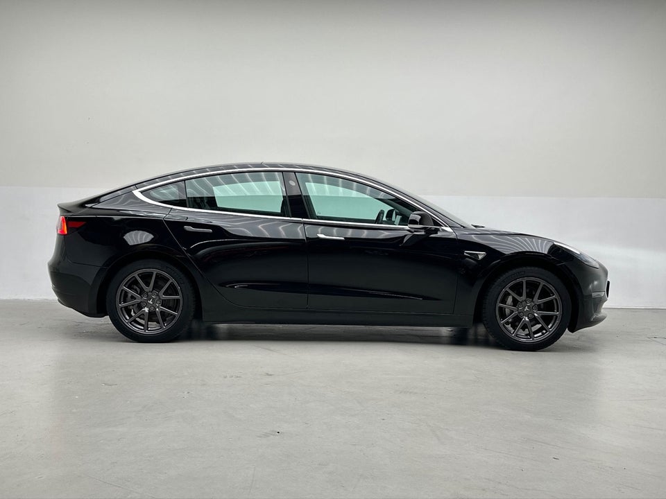 Tesla Model 3 Standard Range+ RWD 4d