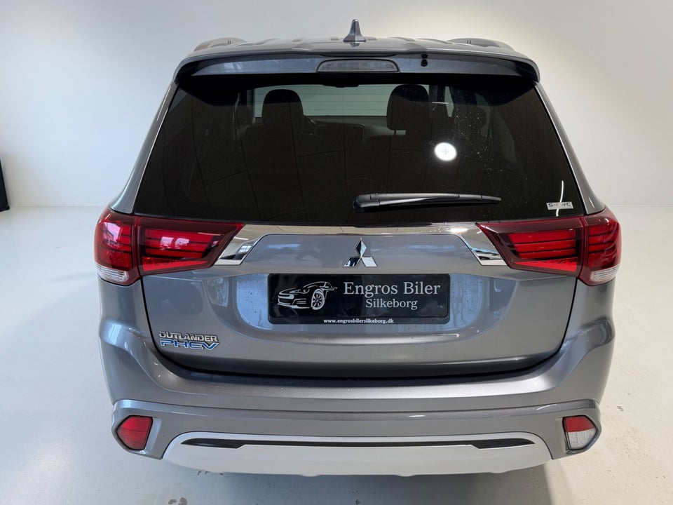 Mitsubishi Outlander 2,4 PHEV Instyle CVT 4WD 5d