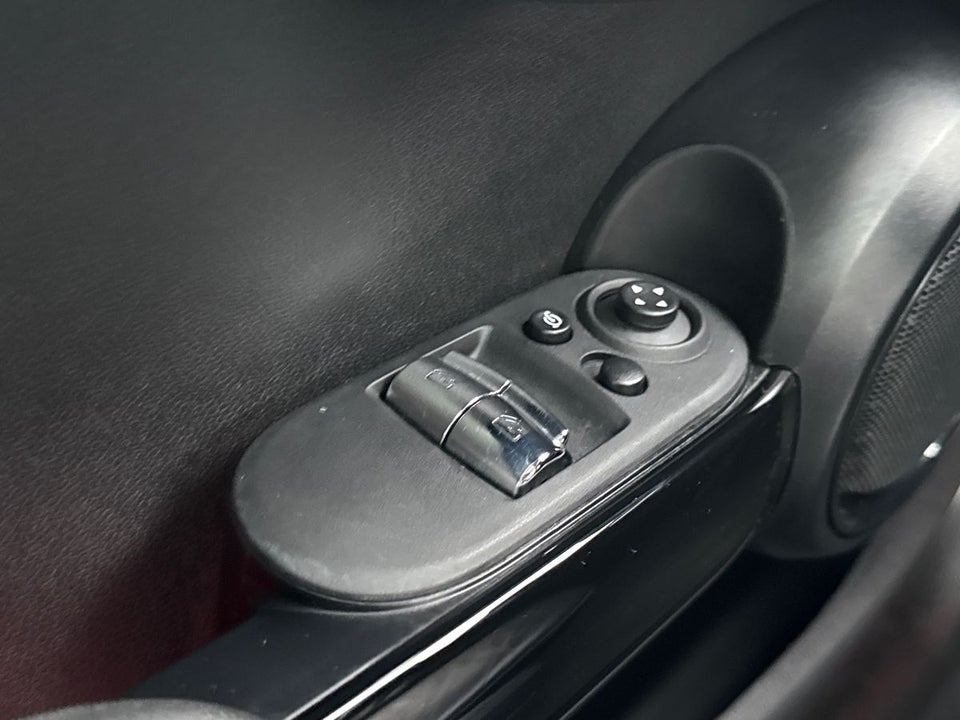 MINI Cooper SE Trim XL 3d