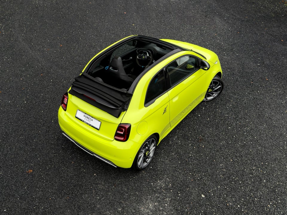 Abarth 500e Scorpionissima Cabrio 2d