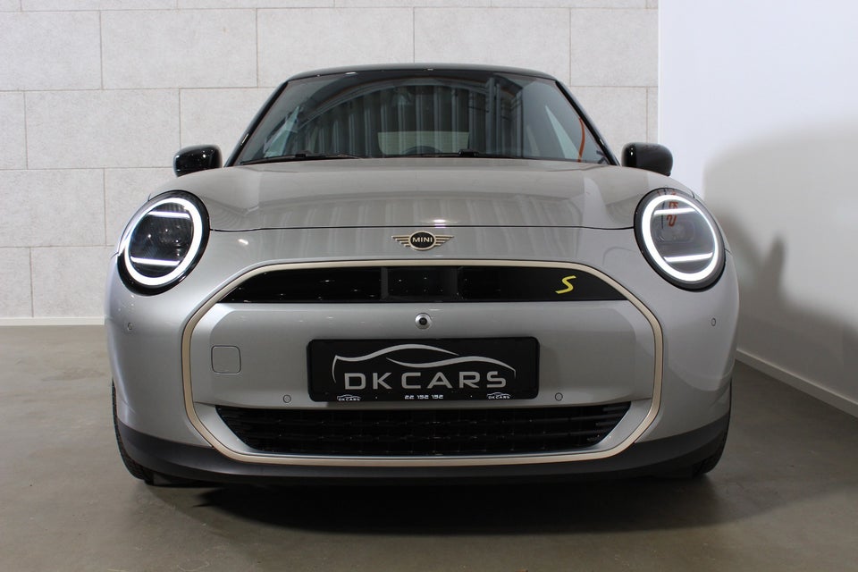 MINI Cooper SE Favoured Trim XL 3d