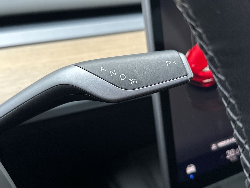 Tesla Model Y Long Range AWD 5d