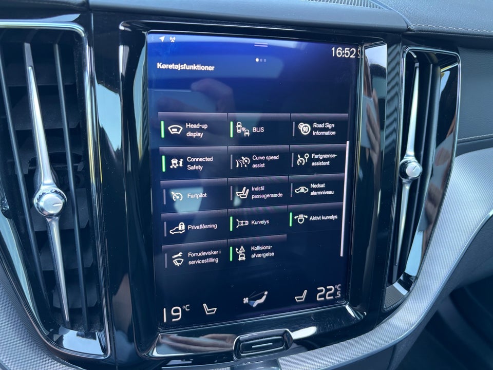 Volvo XC60 2,0 B5 235 R-Design aut. AWD 5d