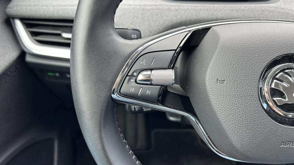 Skoda Enyaq 60 iV Loft 5d