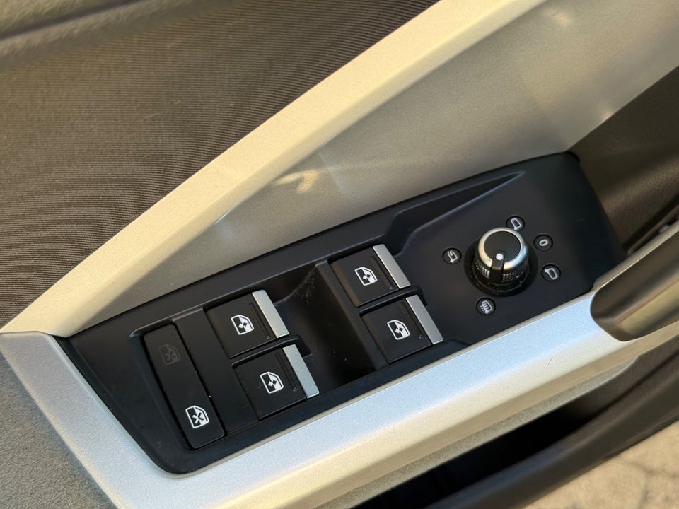 Audi Q3 45 TFSi e Attitude plus S-tr. 5d